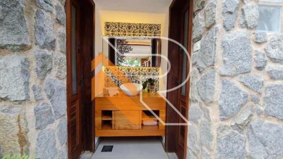 Foto 8 de Casa com 4 quartos à venda e para alugar, 457m2 em Niteroi - RJ