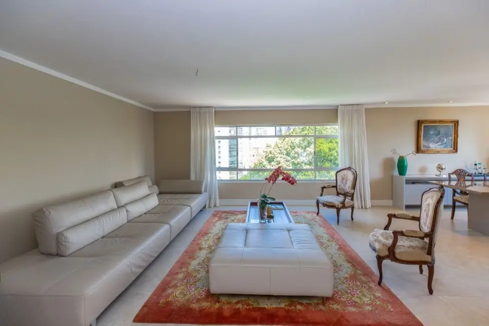 Apartamento com 4 quartos à venda, 185m2 em Moema, São Paulo - SP - imagem 3 Foto 3 de Apartamento com 4 quartos à venda, 185m2 em Moema, São Paulo - SP