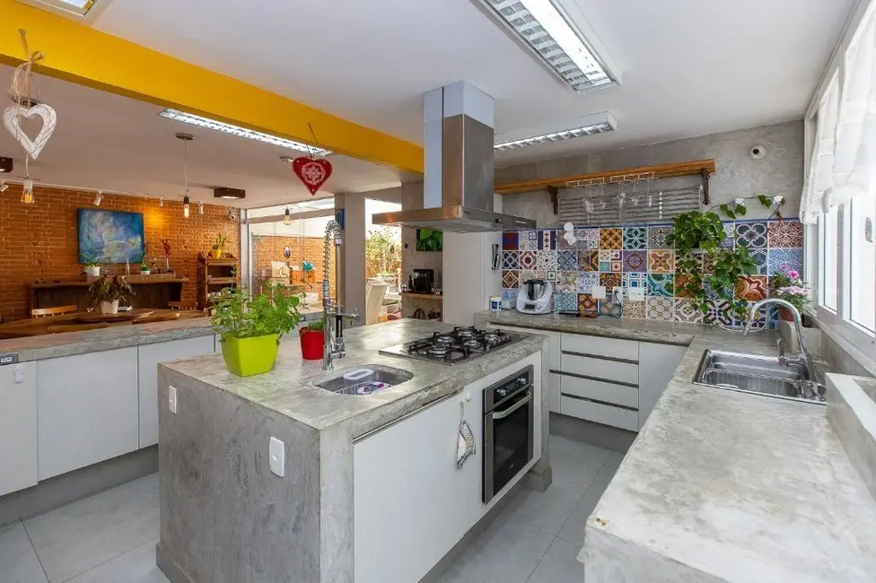 Casa com 3 quartos à venda, 226m2 em Chácara Monte Alegre, São Paulo - SP - imagem 1 Foto 1 de Casa com 3 quartos à venda, 226m2 em Chácara Monte Alegre, São Paulo - SP