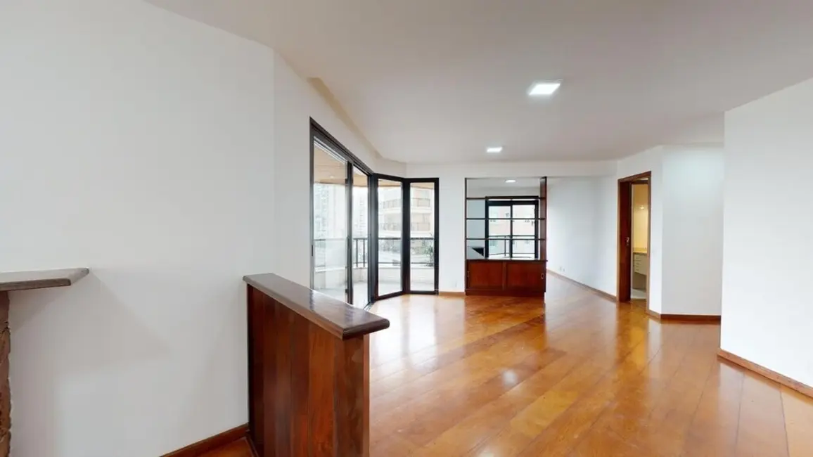 Apartamento com 3 quartos à venda, 184m2 em Aclimação, São Paulo - SP - imagem 3 Foto 3 de Apartamento com 3 quartos à venda, 184m2 em Aclimação, São Paulo - SP
