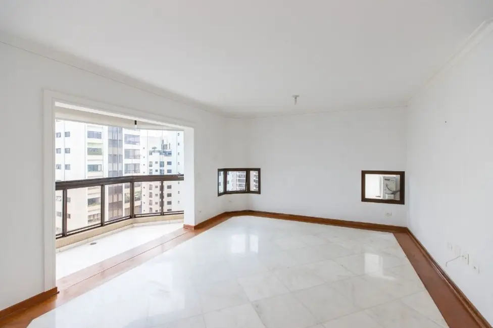 Apartamento com 4 quartos à venda, 172m2 em Moema, São Paulo - SP - imagem 5 Foto 5 de Apartamento com 4 quartos à venda, 172m2 em Moema, São Paulo - SP