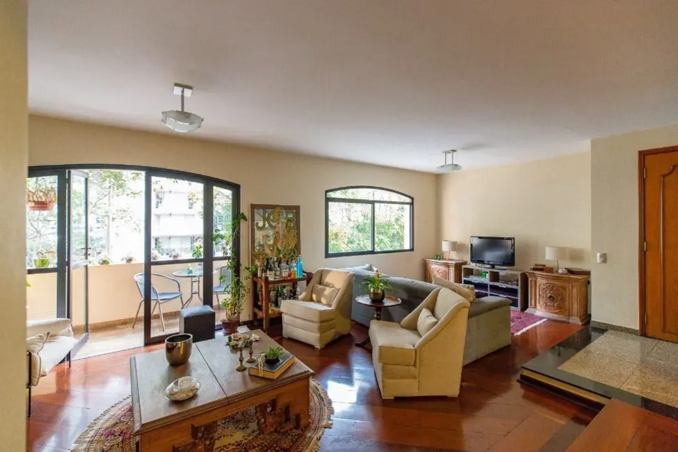 Apartamento com 4 quartos à venda, 185m2 em Moema, São Paulo - SP - imagem 4 Foto 4 de Apartamento com 4 quartos à venda, 185m2 em Moema, São Paulo - SP