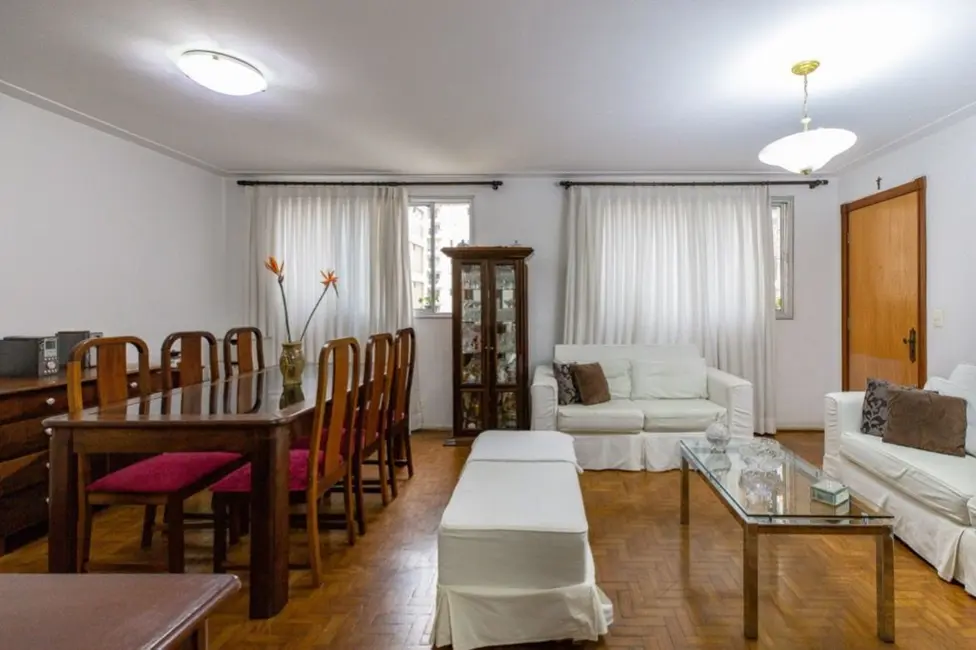 Apartamento com 3 quartos à venda, 105m2 em Moema, São Paulo - SP - imagem 3 Foto 3 de Apartamento com 3 quartos à venda, 105m2 em Moema, São Paulo - SP