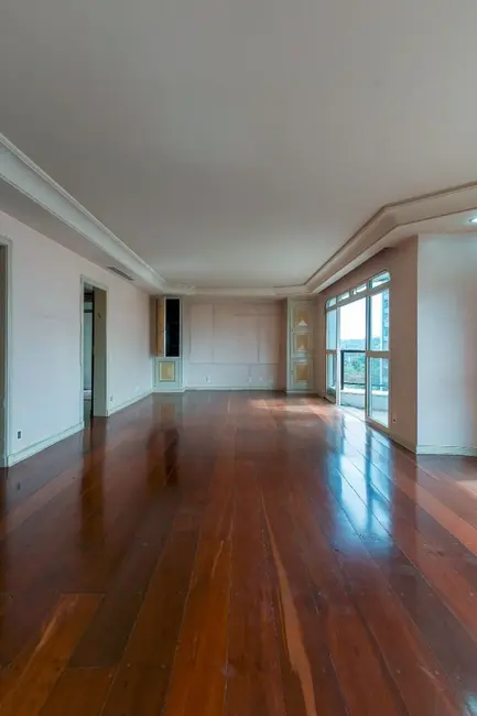 Foto 8 de Apartamento com 3 quartos à venda, 185m2 em Itaim Bibi, São Paulo - SP