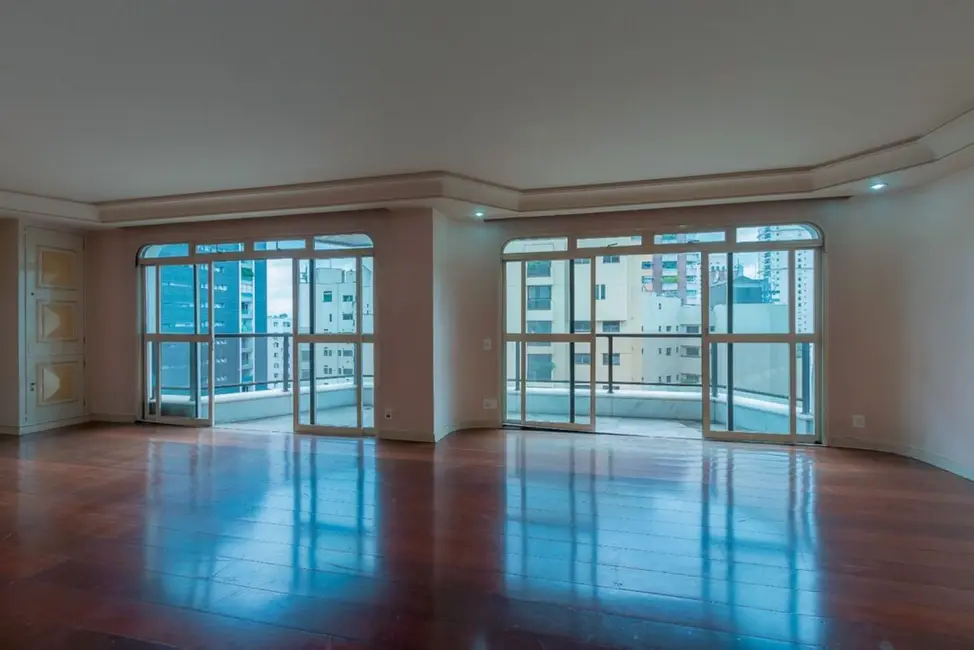 Foto 2 de Apartamento com 3 quartos à venda, 185m2 em Itaim Bibi, São Paulo - SP