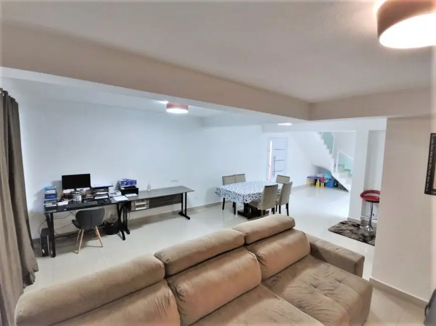 Casa com 3 quartos à venda, 224m2 em Vila Carrão, São Paulo - SP - imagem 3 Foto 3 de Casa com 3 quartos à venda, 224m2 em Vila Carrão, São Paulo - SP