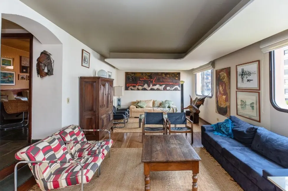 Foto 2 de Apartamento com 3 quartos à venda, 210m2 em Moema, São Paulo - SP