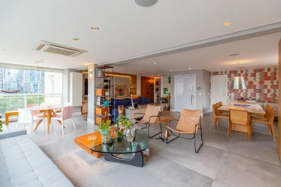 Foto 6 de Apartamento com 3 quartos à venda, 201m2 em Itaim Bibi, São Paulo - SP