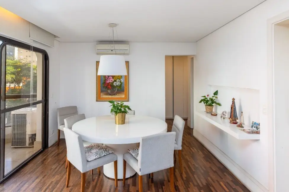 Foto 5 de Apartamento com 3 quartos à venda, 120m2 em Moema, São Paulo - SP