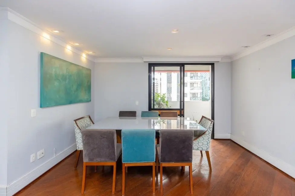 Apartamento com 3 quartos à venda, 120m2 em Moema, São Paulo - SP - imagem 8 Foto 8 de Apartamento com 3 quartos à venda, 120m2 em Moema, São Paulo - SP