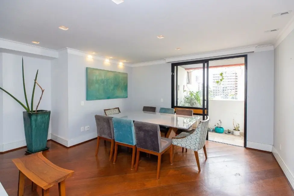 Apartamento com 3 quartos à venda, 120m2 em Moema, São Paulo - SP - imagem 9 Foto 9 de Apartamento com 3 quartos à venda, 120m2 em Moema, São Paulo - SP