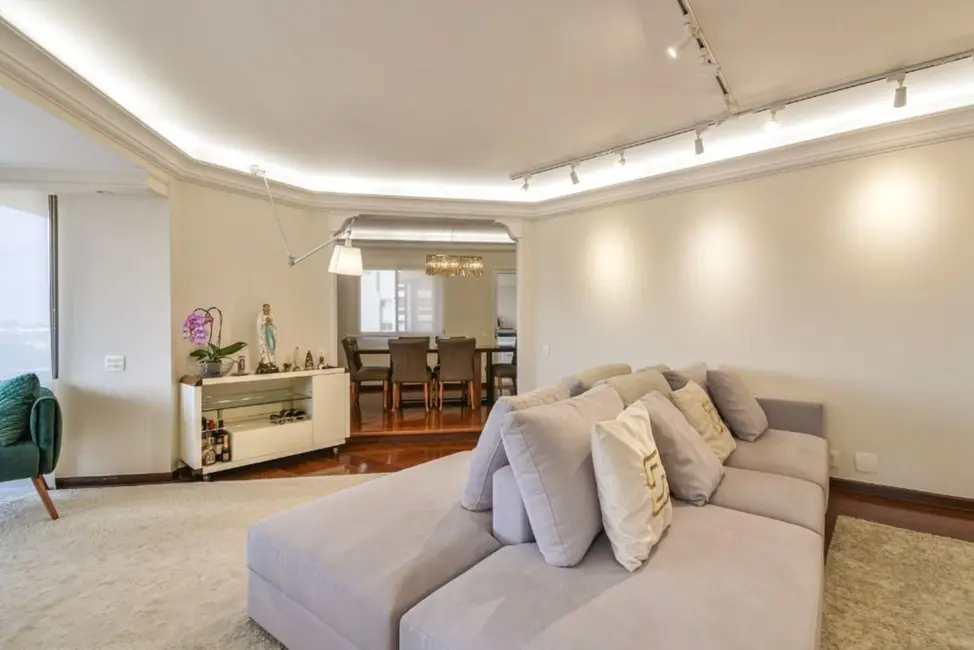 Apartamento com 4 quartos à venda, 227m2 em Moema, São Paulo - SP - imagem 6 Foto 6 de Apartamento com 4 quartos à venda, 227m2 em Moema, São Paulo - SP
