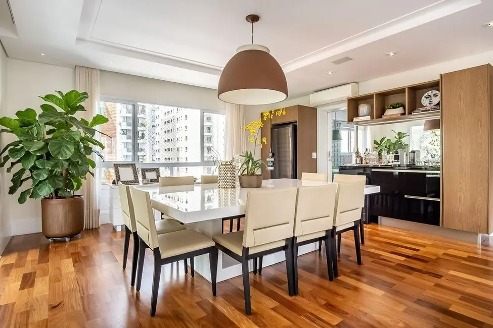Apartamento com 4 quartos à venda, 215m2 em Moema, São Paulo - SP - imagem 5 Foto 5 de Apartamento com 4 quartos à venda, 215m2 em Moema, São Paulo - SP