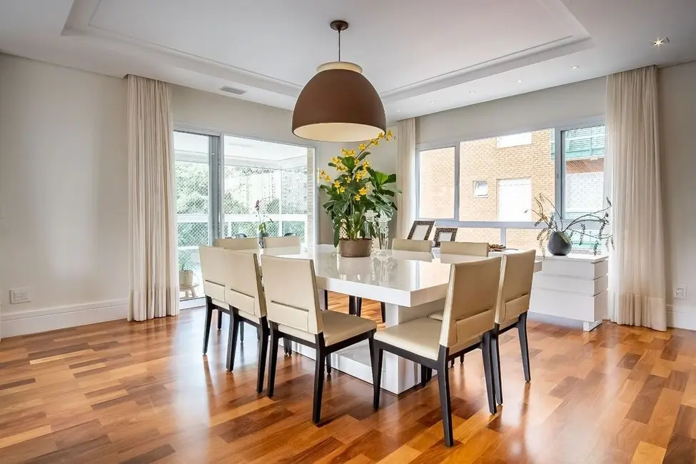 Apartamento com 4 quartos à venda, 215m2 em Moema, São Paulo - SP - imagem 4 Foto 4 de Apartamento com 4 quartos à venda, 215m2 em Moema, São Paulo - SP