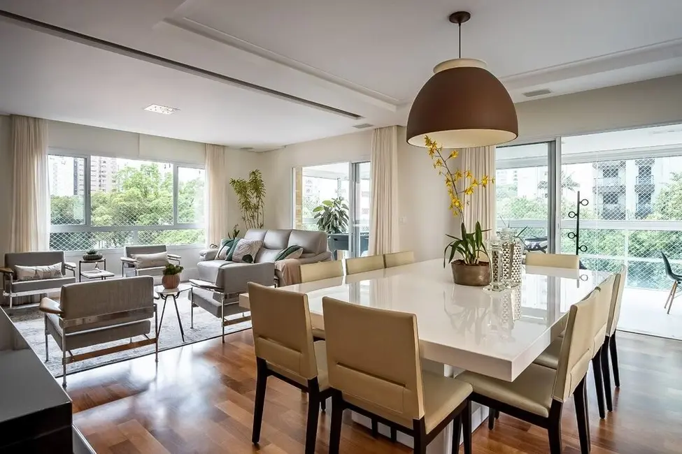 Apartamento com 4 quartos à venda, 215m2 em Moema, São Paulo - SP - imagem 7 Foto 7 de Apartamento com 4 quartos à venda, 215m2 em Moema, São Paulo - SP