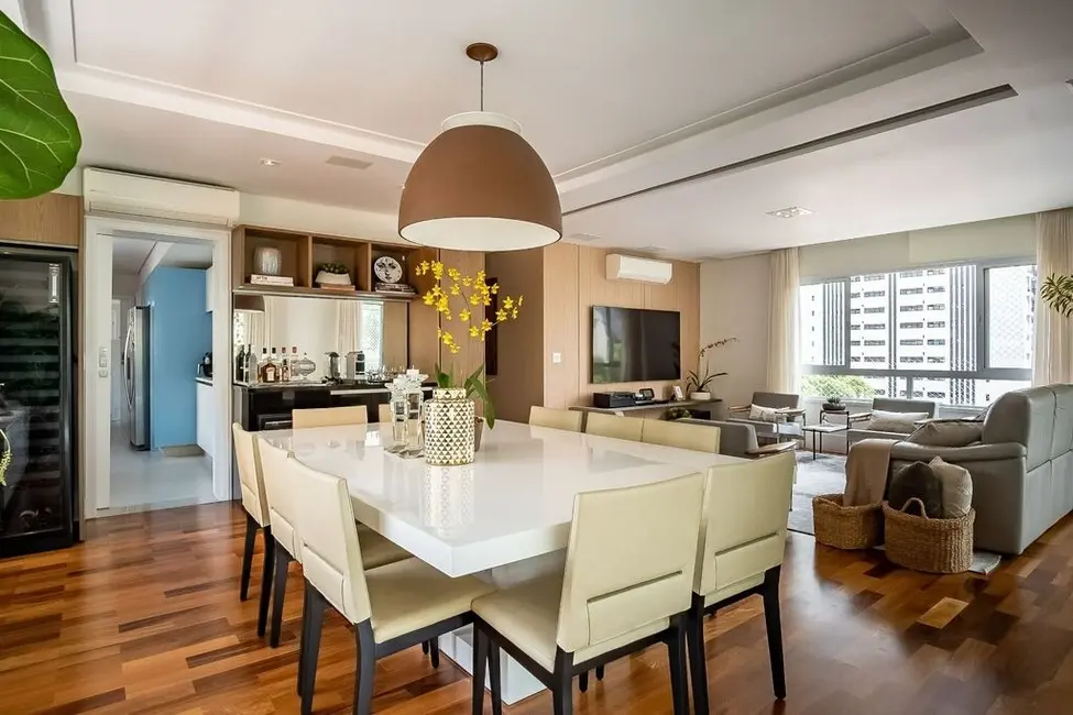 Apartamento com 4 quartos à venda, 215m2 em Moema, São Paulo - SP - imagem 6 Foto 6 de Apartamento com 4 quartos à venda, 215m2 em Moema, São Paulo - SP