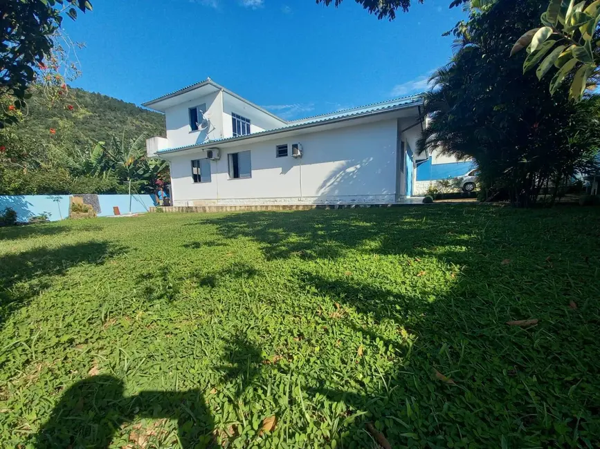 Foto 4 de Casa com 5 quartos à venda, 276m2 em Governador Celso Ramos - SC