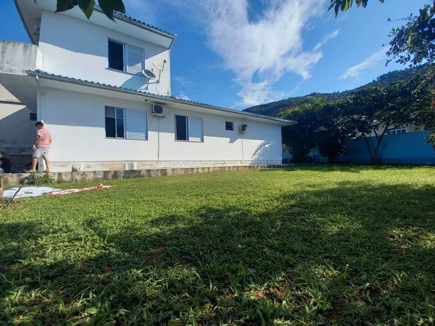 Foto 5 de Casa com 5 quartos à venda, 276m2 em Governador Celso Ramos - SC