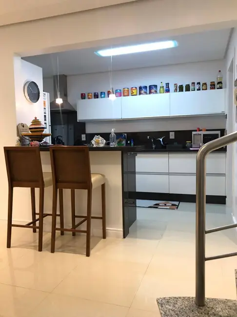 Foto 5 de Apartamento com 4 quartos à venda, 243m2 em Bombinhas - SC