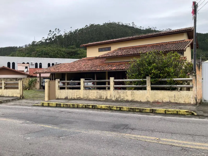 Foto 2 de Casa com 4 quartos à venda, 309m2 em Governador Celso Ramos - SC