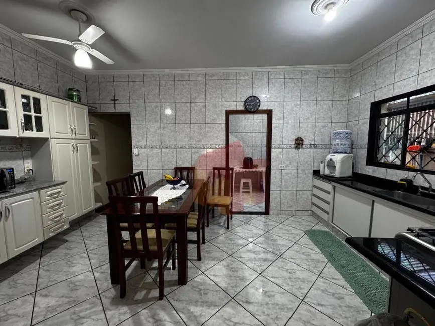 Foto 6 de Casa com 3 quartos à venda, 210m2 em Parque Novo Mundo, Americana - SP