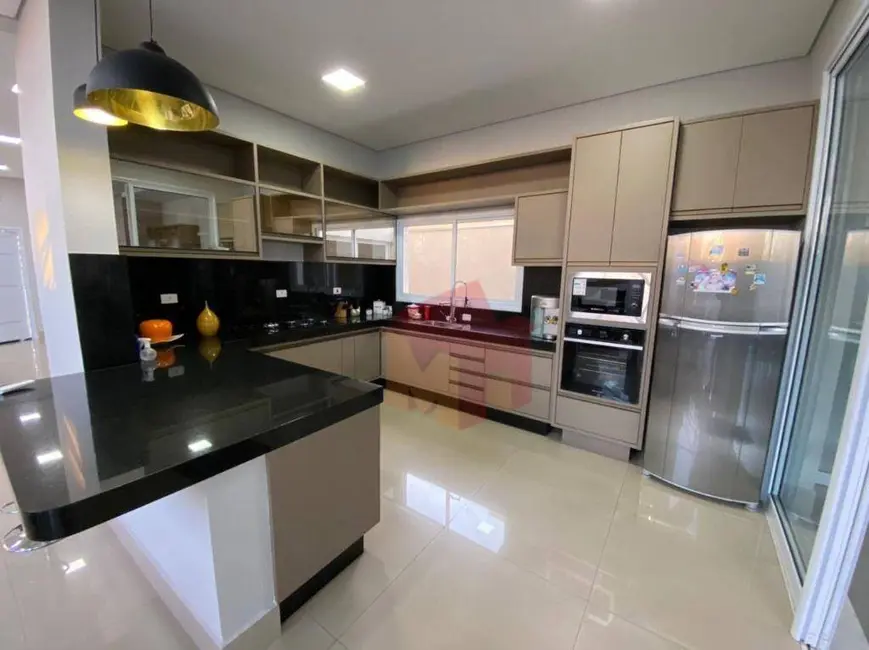 Casa de Condomínio com 3 quartos à venda, 430m2 em Loteamento Residencial Jardim dos Ipês Amarelos, Americana - SP - imagem 5 Foto 5 de Casa de Condomínio com 3 quartos à venda, 430m2 em Loteamento Residencial Jardim dos Ipês Amarelos, Americana - SP
