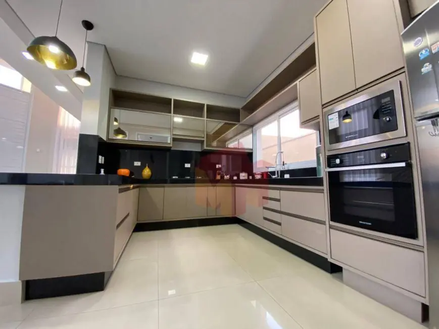 Casa de Condomínio com 3 quartos à venda, 430m2 em Loteamento Residencial Jardim dos Ipês Amarelos, Americana - SP - imagem 4 Foto 4 de Casa de Condomínio com 3 quartos à venda, 430m2 em Loteamento Residencial Jardim dos Ipês Amarelos, Americana - SP