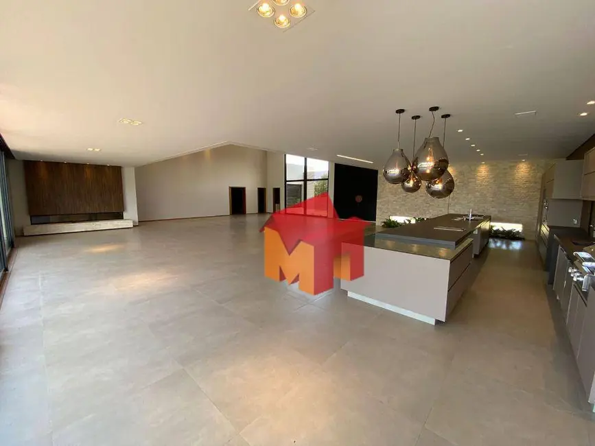 Casa de Condomínio com 5 quartos à venda, 1350m2 em Sao Carlos - SP - imagem 5 Foto 5 de Casa de Condomínio com 5 quartos à venda, 1350m2 em Sao Carlos - SP