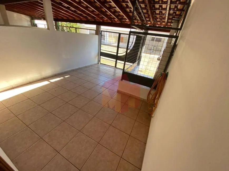 Foto 2 de Casa com 2 quartos para alugar, 90m2 em Nova Americana, Americana - SP