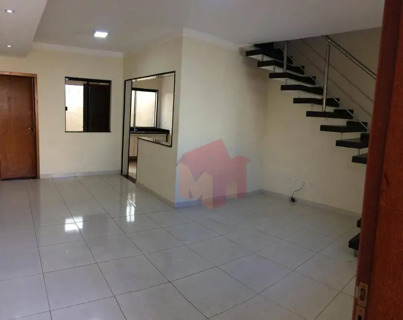 Casa com 3 quartos à venda, 74m2 em Jardim Jacyra, Americana - SP - imagem 1 Foto 1 de Casa com 3 quartos à venda, 74m2 em Jardim Jacyra, Americana - SP