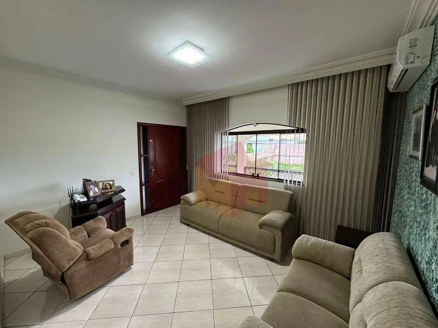 Foto 4 de Casa com 4 quartos à venda, 358m2 em Parque Novo Mundo, Americana - SP