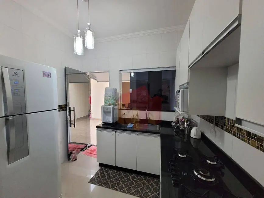 Casa com 3 quartos à venda, 150m2 em Loteamento Residencial Jardim Esperança, Americana - SP - imagem 4 Foto 4 de Casa com 3 quartos à venda, 150m2 em Loteamento Residencial Jardim Esperança, Americana - SP