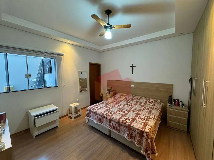 Casa com 3 quartos à venda, 150m2 em Parque Universitário, Americana - SP - imagem 9 Foto 9 de Casa com 3 quartos à venda, 150m2 em Parque Universitário, Americana - SP