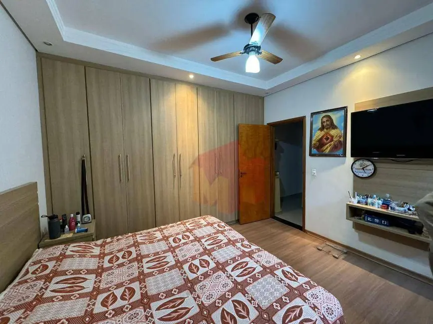 Casa com 3 quartos à venda, 150m2 em Parque Universitário, Americana - SP - imagem 8 Foto 8 de Casa com 3 quartos à venda, 150m2 em Parque Universitário, Americana - SP