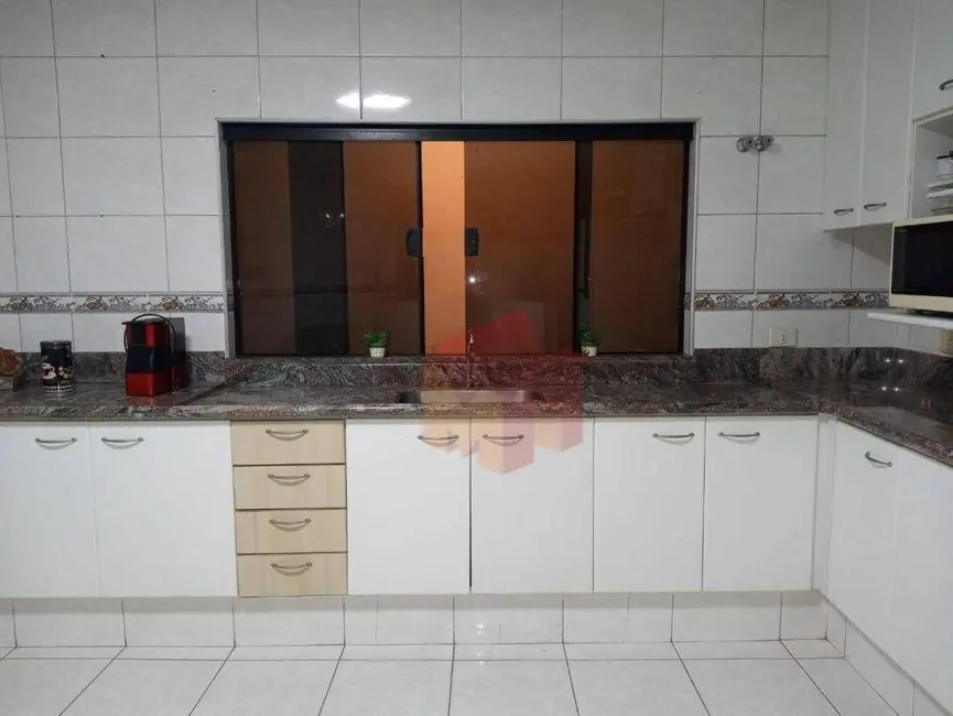 Foto 7 de Sobrado com 3 quartos à venda, 343m2 em São Luiz, Americana - SP