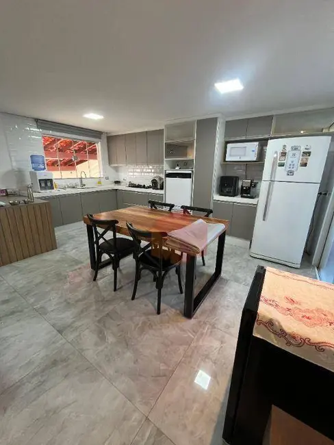 Casa com 3 quartos à venda, 222m2 em Antônio Zanaga, Americana - SP - imagem 5 Foto 5 de Casa com 3 quartos à venda, 222m2 em Antônio Zanaga, Americana - SP
