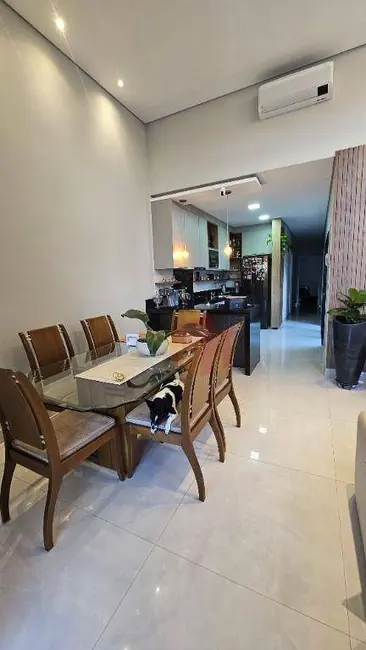 Casa com 3 quartos à venda, 150m2 em Parque Universitário, Americana - SP - imagem 4 Foto 4 de Casa com 3 quartos à venda, 150m2 em Parque Universitário, Americana - SP