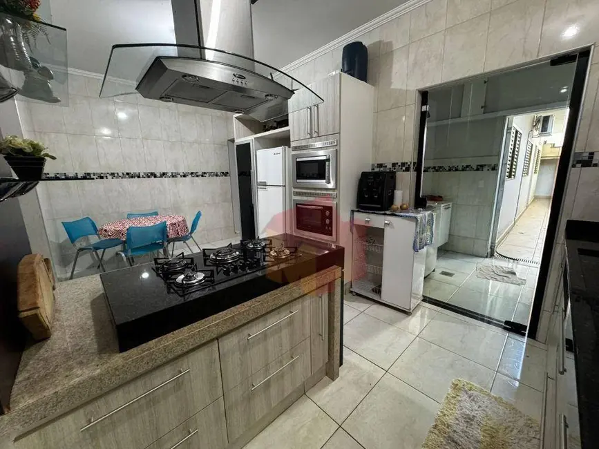 Foto 2 de Casa com 3 quartos à venda, 150m2 em Jardim das Orquídeas, Americana - SP