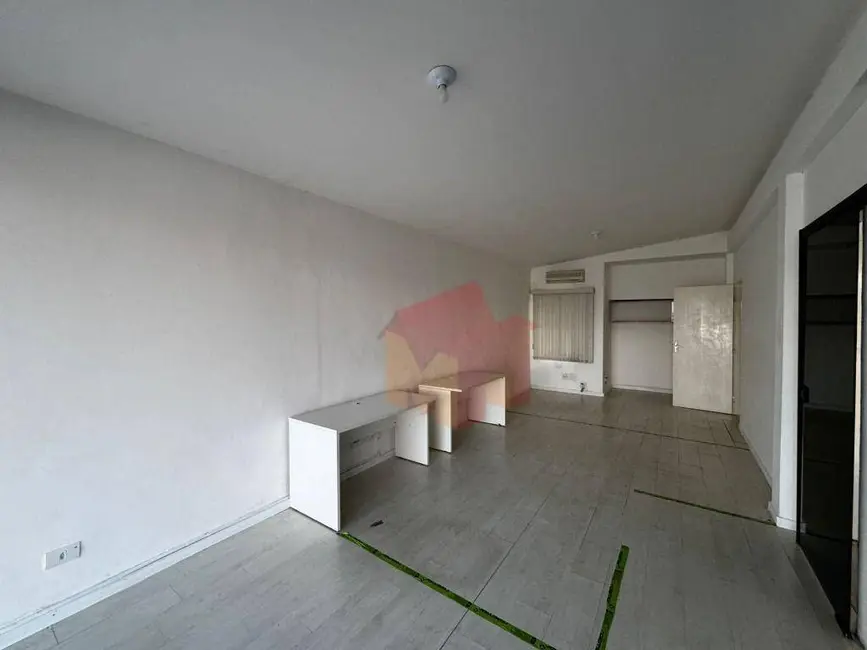 Sala Comercial à venda, 265m2 em Centro, Americana - SP - imagem 9 Foto 9 de Sala Comercial à venda, 265m2 em Centro, Americana - SP