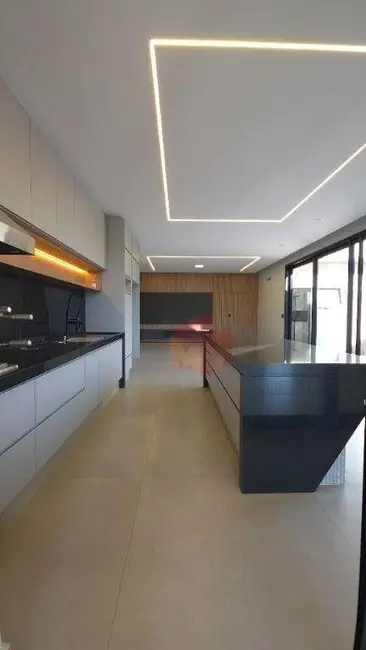 Foto 1 de Casa de Condomínio com 3 quartos à venda, 450m2 em Chácara Letônia, Americana - SP