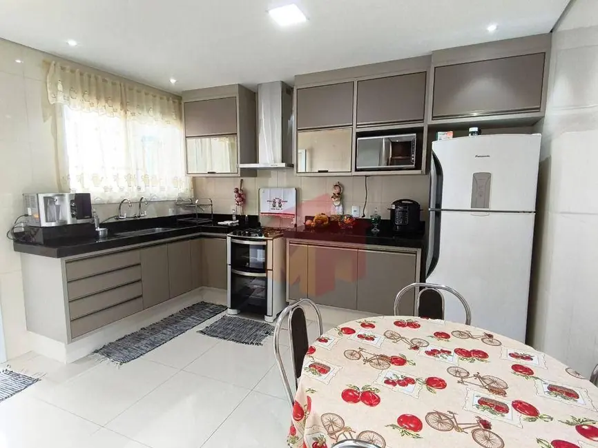 Sobrado com 3 quartos à venda, 300m2 em Jardim São Domingos, Americana - SP - imagem 4 Foto 4 de Sobrado com 3 quartos à venda, 300m2 em Jardim São Domingos, Americana - SP