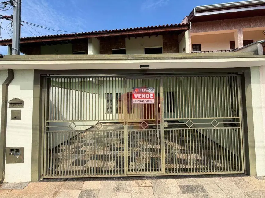 Foto 1 de Casa com 3 quartos à venda, 153m2 em Residencial Vale das Nogueiras, Americana - SP