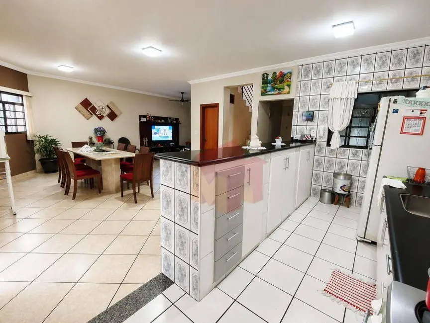 Foto 6 de Sobrado com 3 quartos à venda, 189m2 em Vila Mariana, Americana - SP