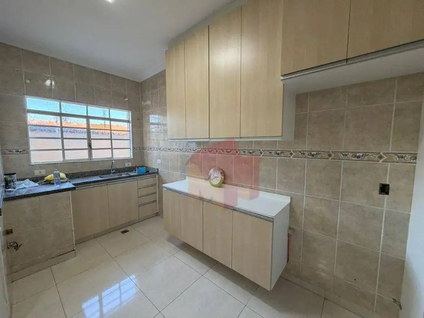 Foto 8 de Casa com 3 quartos para alugar, 172m2 em Parque Dom Pedro II, Americana - SP