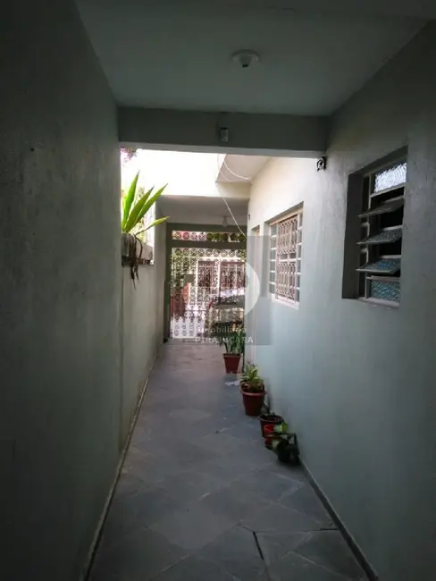 Foto 9 de Casa com 2 quartos à venda, 206m2 em Taboao Da Serra - SP