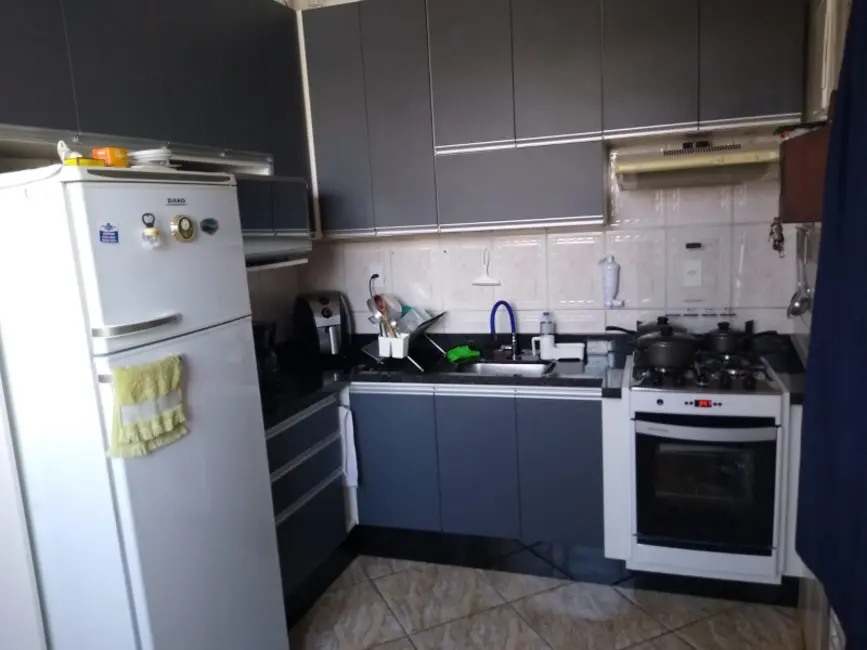 Foto 2 de Casa com 2 quartos à venda, 200m2 em Jardim Record, Taboao Da Serra - SP