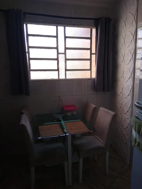 Foto 3 de Casa com 2 quartos à venda, 200m2 em Jardim Record, Taboao Da Serra - SP