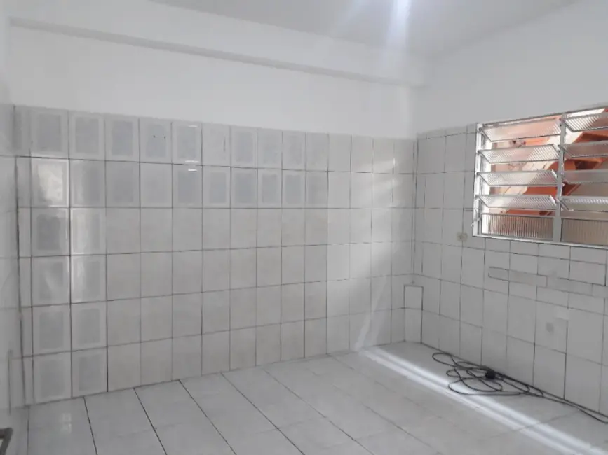 Foto 6 de Casa com 2 quartos para alugar, 125m2 em Jardim São Judas Tadeu, Taboao Da Serra - SP