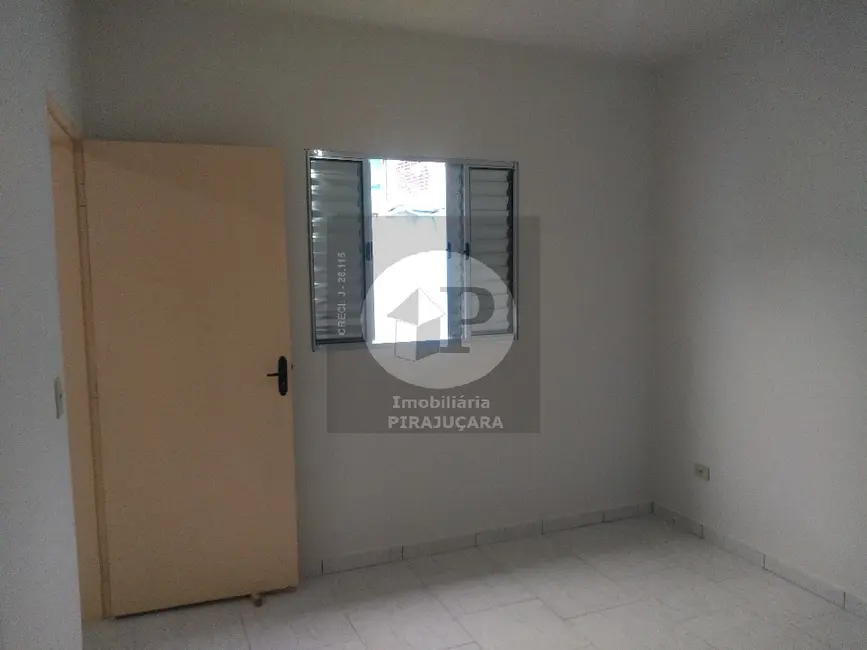 Foto 3 de Casa com 1 quarto para alugar, 60m2 em Jardim São Salvador, Taboao Da Serra - SP