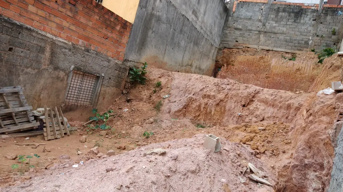 Foto 4 de Terreno / Lote à venda, 140m2 em Vila Regina, Embu Das Artes - SP